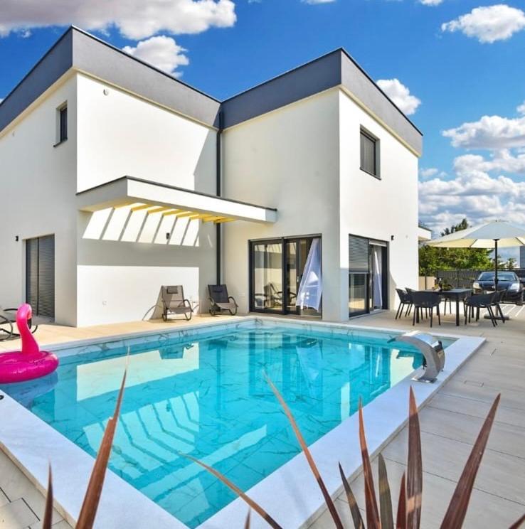 הוילה פרוי Jlo1 Mit Beheizbarem Pool מראה חיצוני תמונה